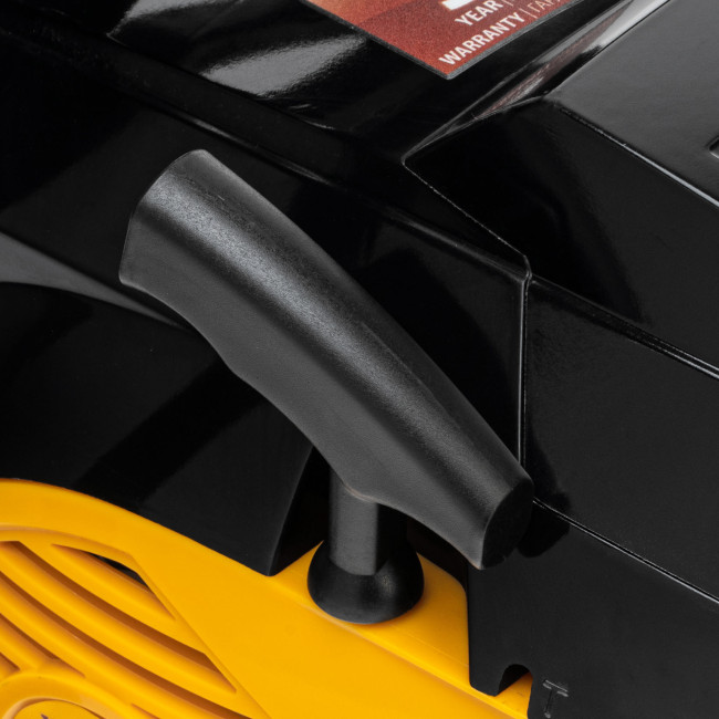 Пила цепная бензиновая DGS-4516, шина 40 см, 45 см3, 3 л.с, шаг 3/8, паз 1.3 мм, 57 звеньев Denzel в Новосибирске