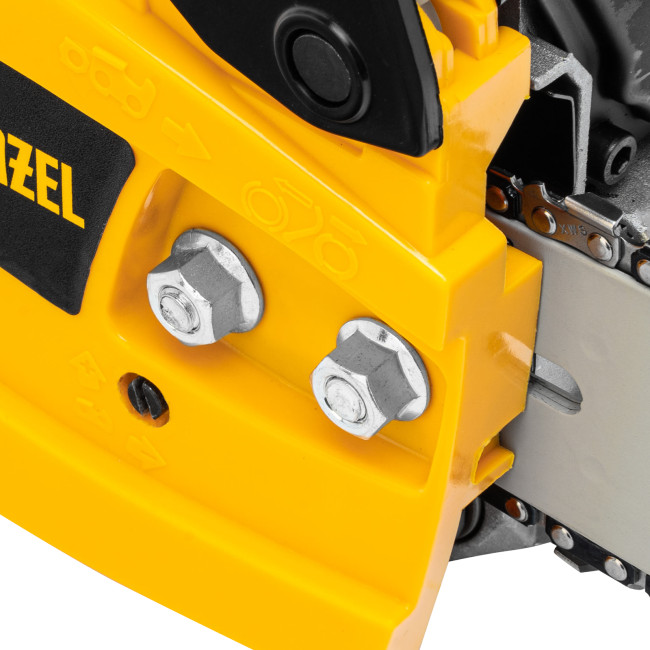 Пила цепная бензиновая DGS-4516, шина 40 см, 45 см3, 3 л.с, шаг 3/8, паз 1.3 мм, 57 звеньев Denzel в Новосибирске