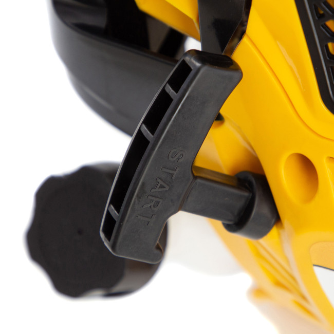 Триммер бензиновый DTL-33S, 33 см3, разъемная штанга, состоит из 2 частей Denzel в Новосибирске