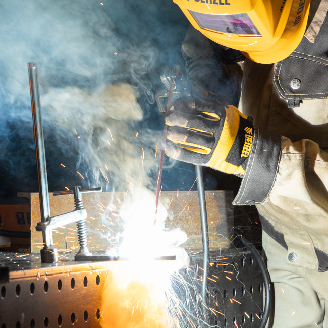 Аппарат инвертор. дуговой сварки DM-220 Standart, 220 А, ПВ 60% Denzel в Новосибирске