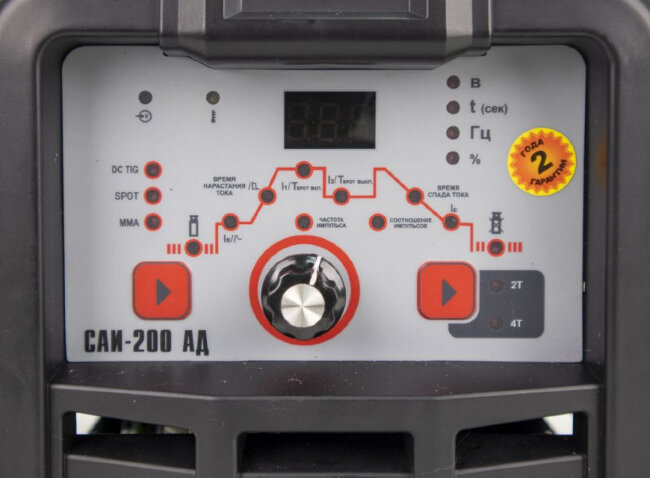 Сварочный аппарат инверторный Ресанта САИ-200АД в Новосибирске