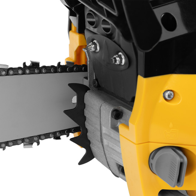 Пила цепная бензиновая DGS-5820, шина 50 см, 58 см3, 4.1 л.с, шаг 0.325, паз 1.5 мм, 76 звеньев Denzel в Новосибирске