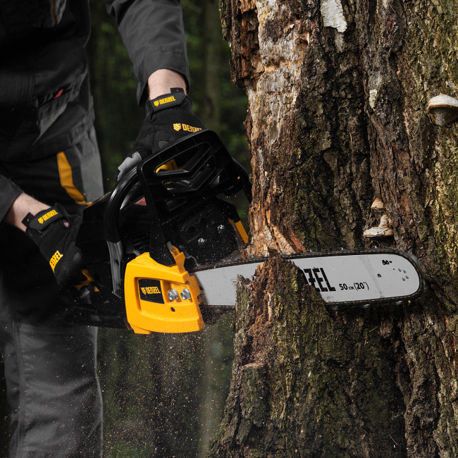 Пила цепная бензиновая DGS-5820, шина 50 см, 58 см3, 4.1 л.с, шаг 0.325, паз 1.5 мм, 76 звеньев Denzel в Новосибирске