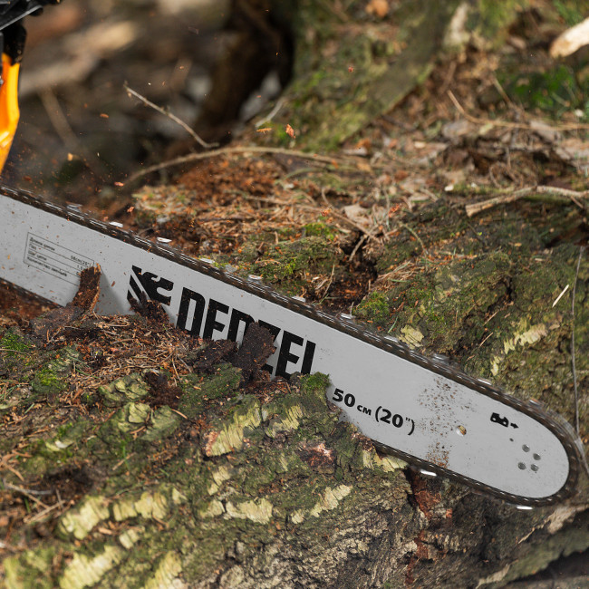 Пила цепная бензиновая DGS-5820, шина 50 см, 58 см3, 4.1 л.с, шаг 0.325, паз 1.5 мм, 76 звеньев Denzel в Новосибирске