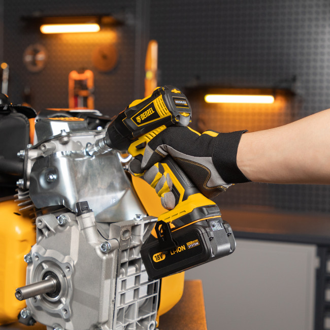 Гайковерт ударный аккумуляторный бесщет CIW-IB-300-0, Li-ion, 18В, 300Нм Denzel в Новосибирске